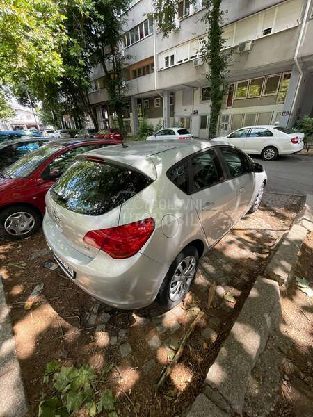 Opel Astra J 