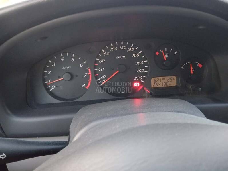 Nissan Almera 