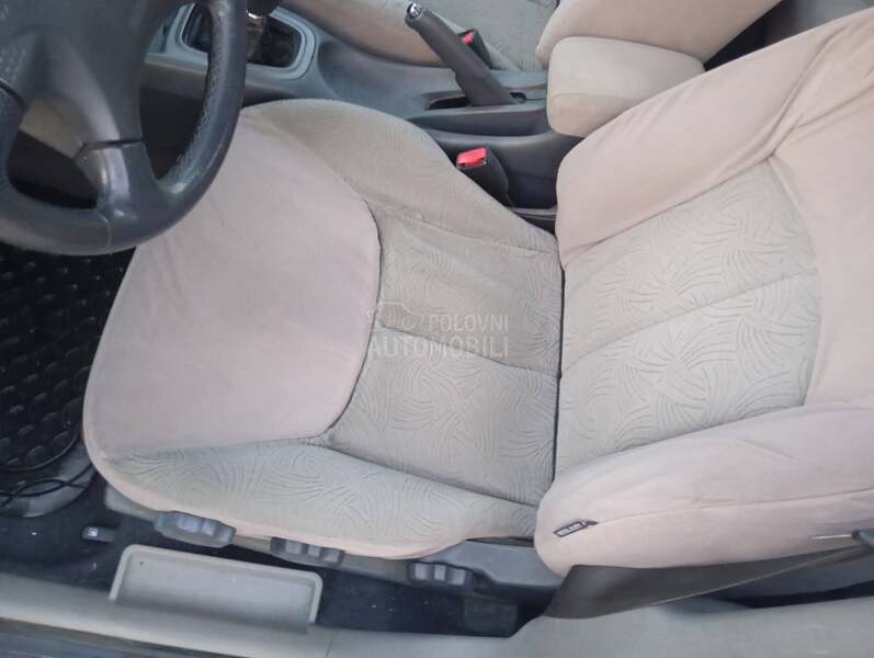 Nissan Almera 