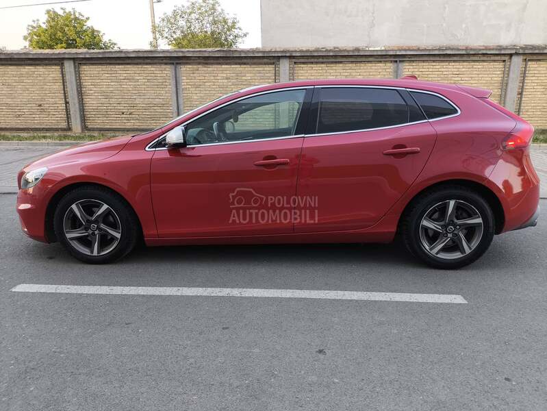 Volvo V40 R-DESIGN