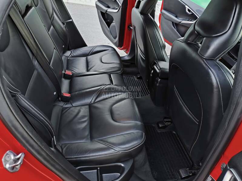 Volvo V40 R-DESIGN