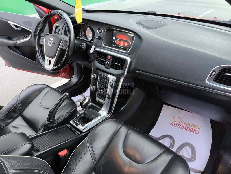 Volvo V40 R-DESIGN