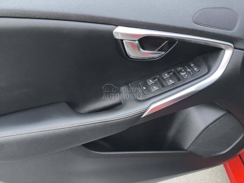 Volvo V40 R-DESIGN