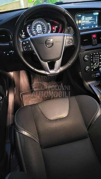 Volvo V40 2.0 D2 Summum