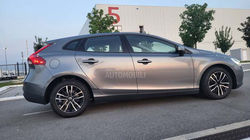 Volvo V40 2.0 D2 Summum