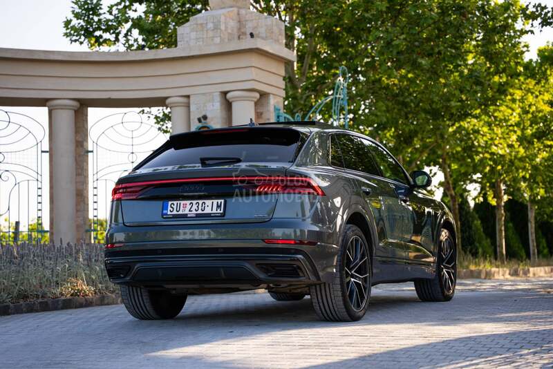 Audi Q8 3xS line/pano/soft