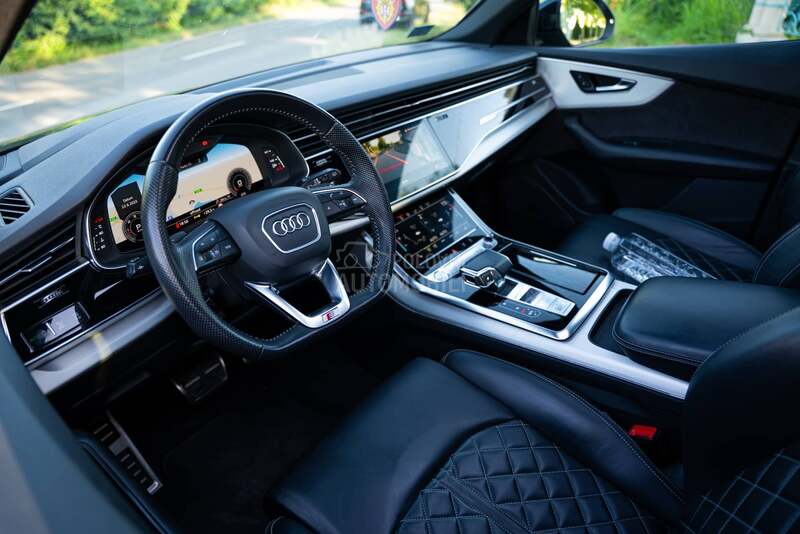 Audi Q8 3xS line/pano/soft