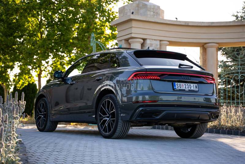 Audi Q8 3xS line/pano/soft