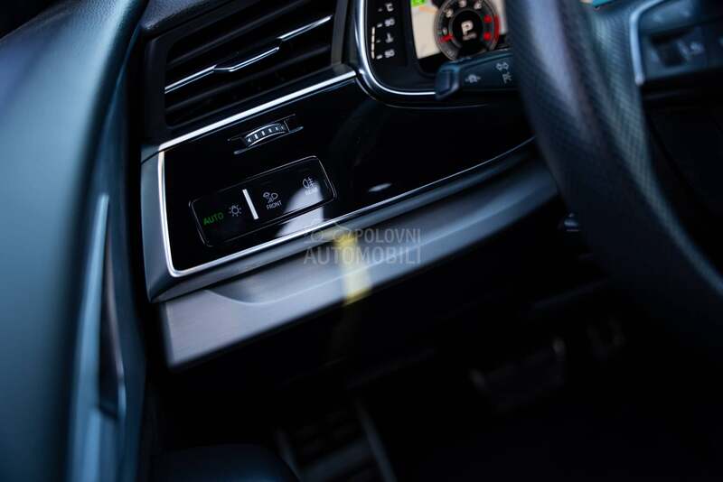 Audi Q8 3xS line/pano/soft