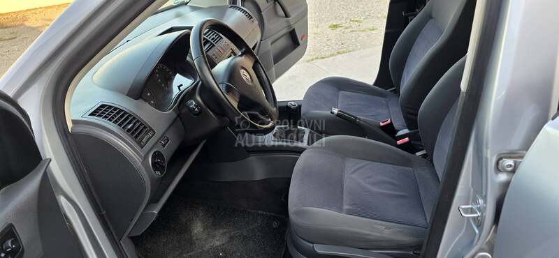 Volkswagen Polo 1.2b
