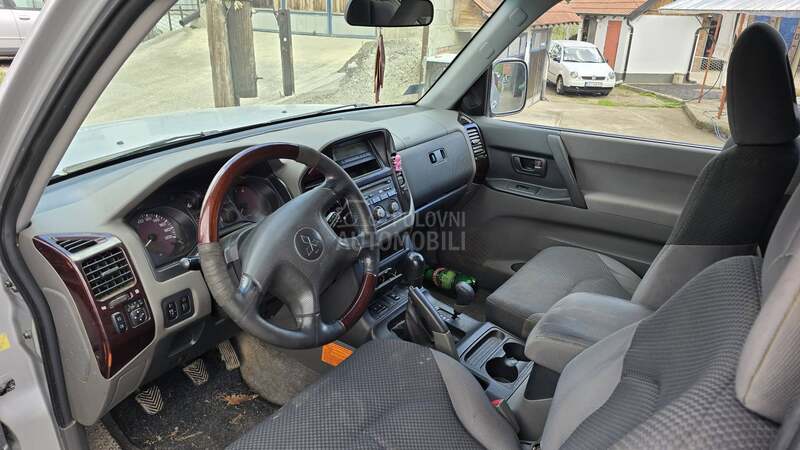 Mitsubishi Pajero 