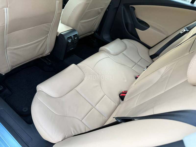 Volkswagen Passat B6 1.6tdi /R LINE/N O V