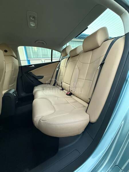 Volkswagen Passat B6 1.6tdi /R LINE/N O V