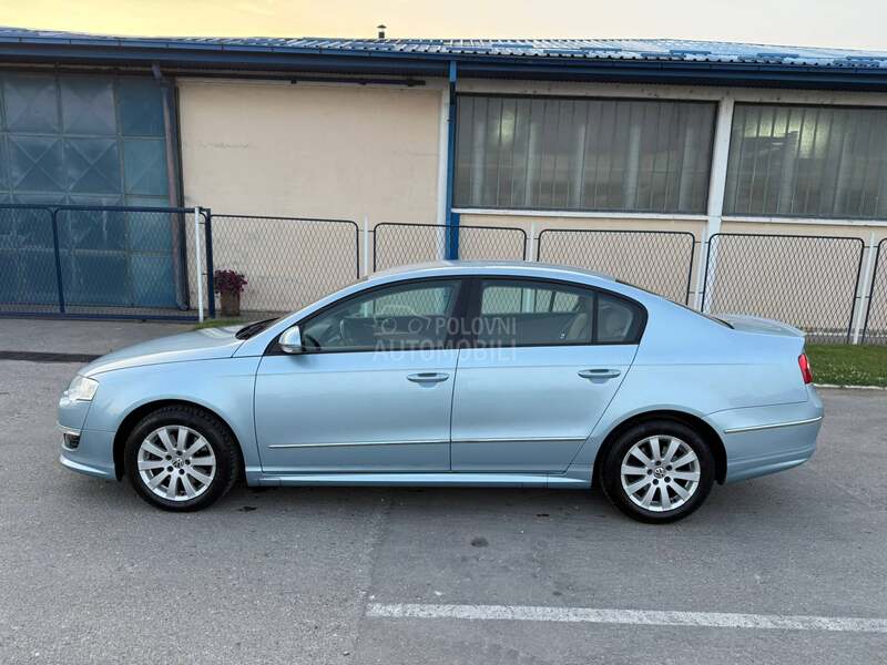 Volkswagen Passat B6 1.6tdi /R LINE/N O V