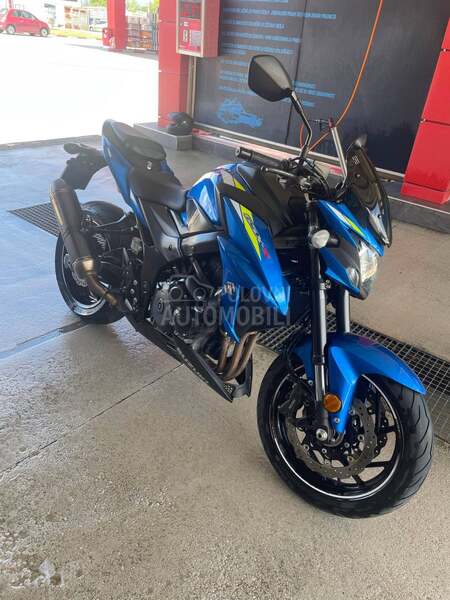 Suzuki Gsxs 750