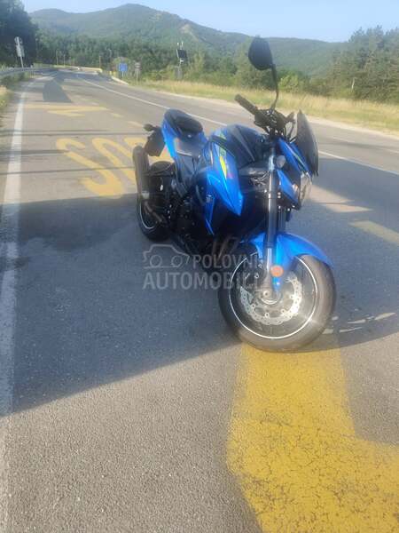 Suzuki Gsxs 750