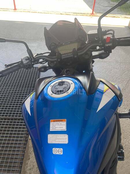 Suzuki Gsxs 750