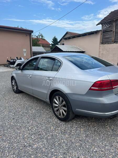 Volkswagen Passat B7 -  kompletan auto u delovima
