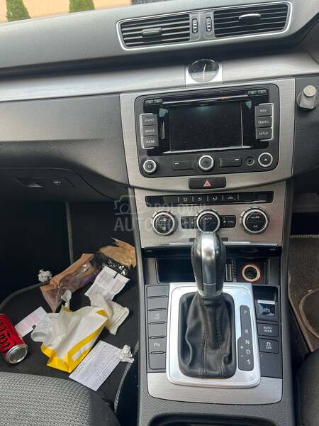Volkswagen Passat B7 -  kompletan auto u delovima