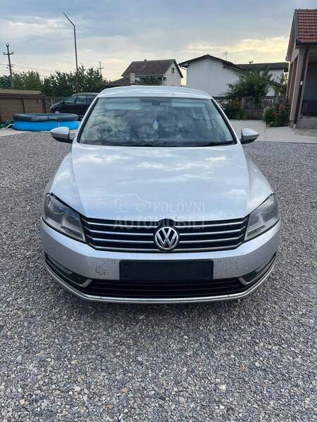 Volkswagen Passat B7 -  kompletan auto u delovima
