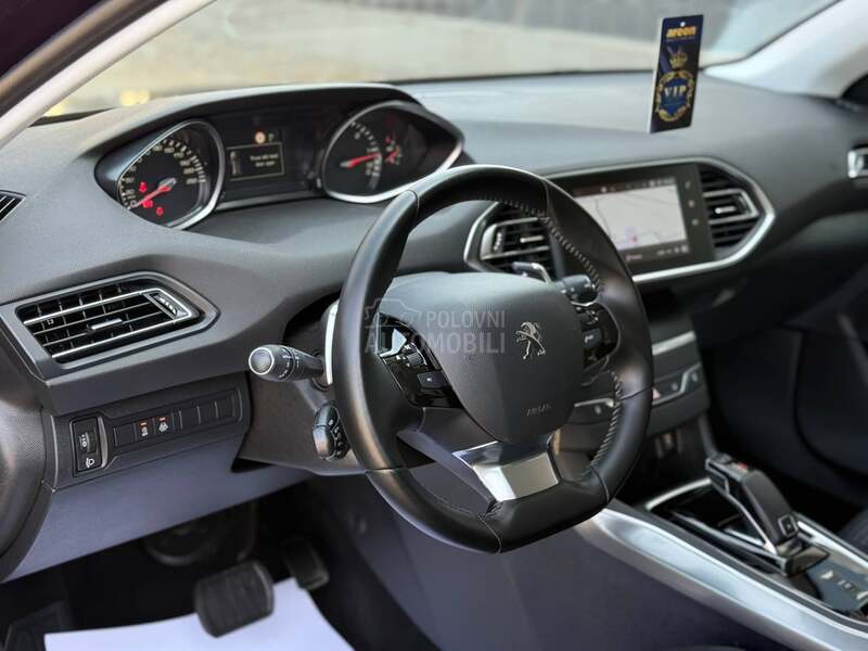 Peugeot 308 1.5 BHDI AUTOM/NAVl