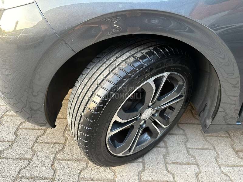 Peugeot 208 1.2