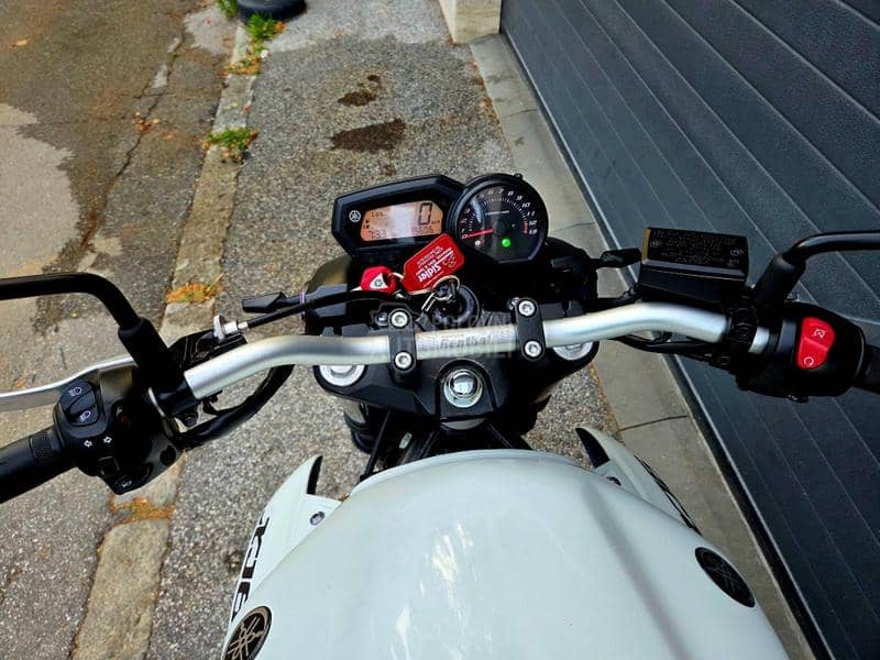 Yamaha XJ6 NA ABS