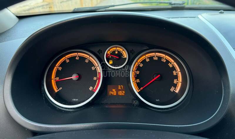Opel Corsa D 1.2 B