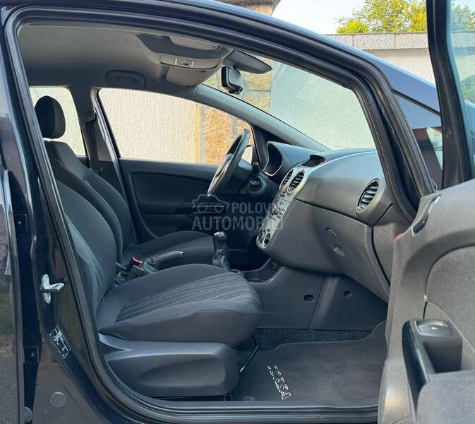 Opel Corsa D 1.2 B