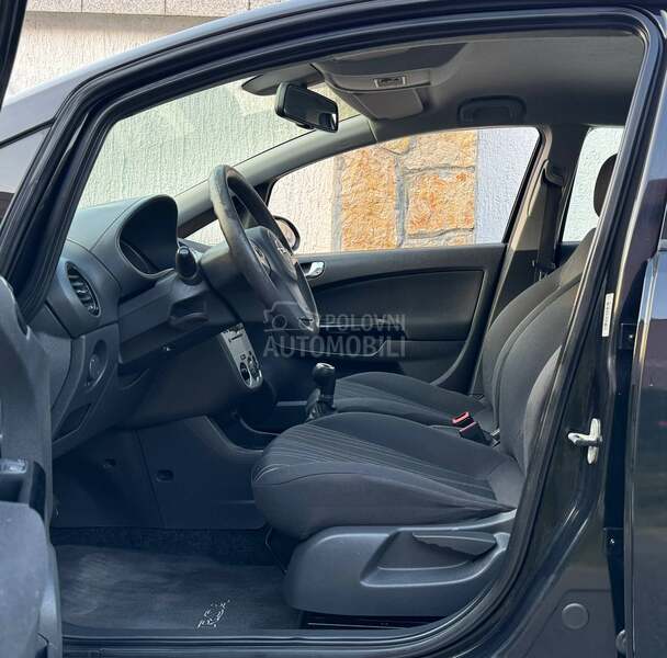 Opel Corsa D 1.2 B