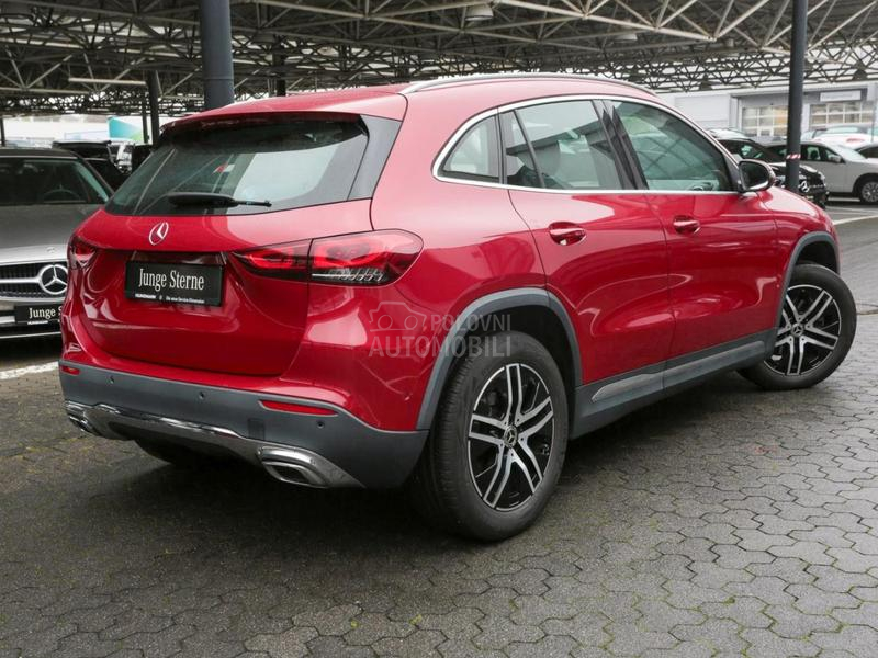 Mercedes Benz GLA 200 