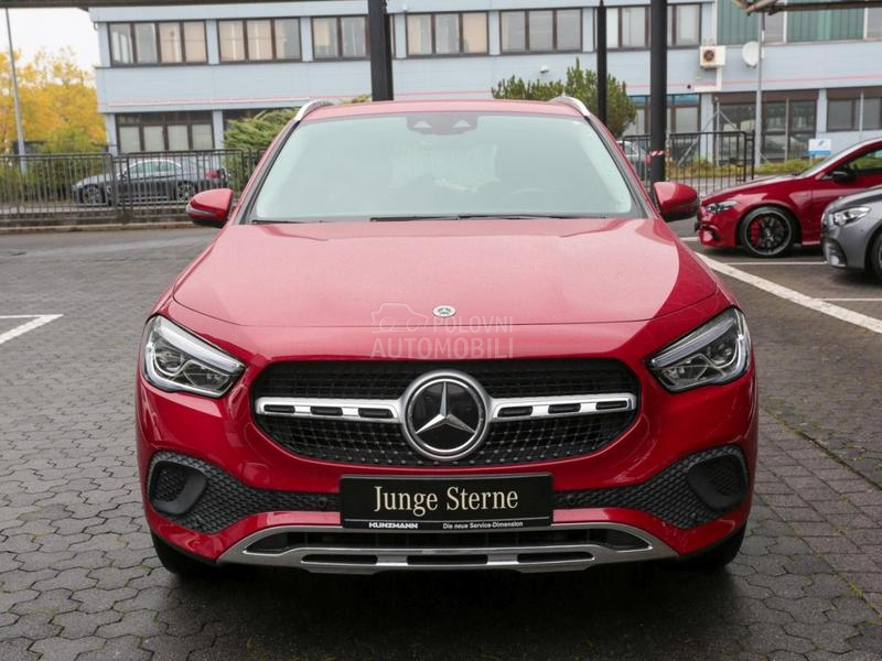 Mercedes Benz GLA 200 