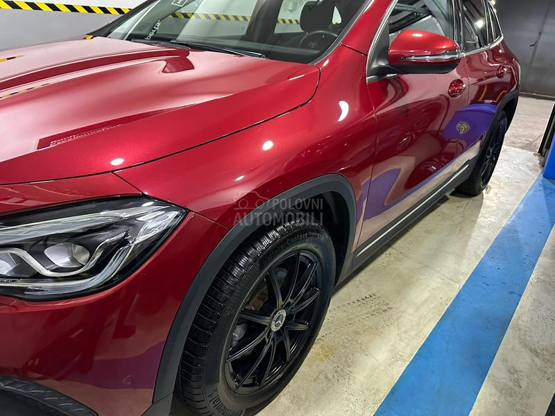 Mercedes Benz GLA 200 