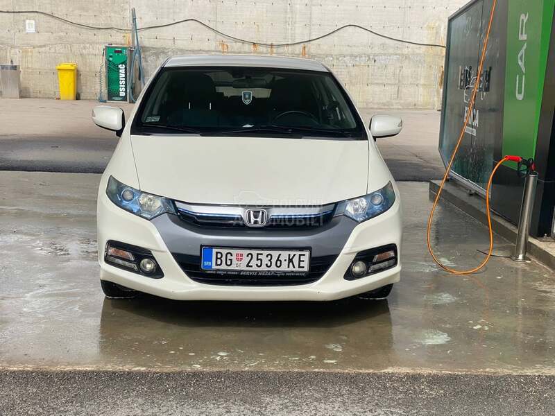 Honda Insight hibrid