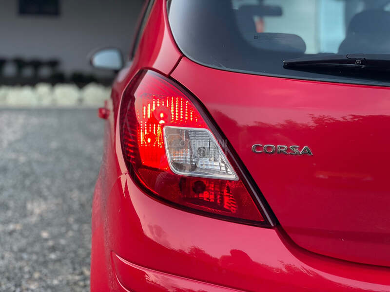 Opel Corsa D 1.2i ENJOY