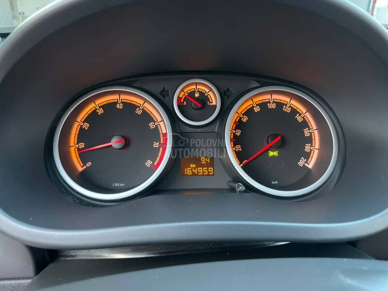Opel Corsa D 1.2i ENJOY