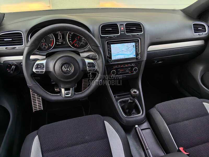 Volkswagen Golf 6 1.6TDI R-LINE NAVl