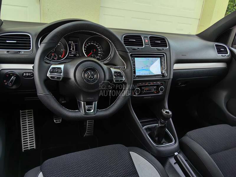 Volkswagen Golf 6 1.6TDI R-LINE NAVl