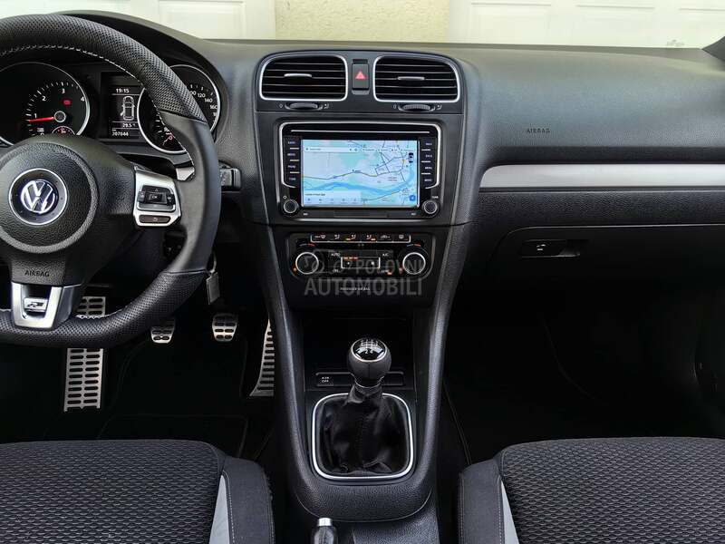 Volkswagen Golf 6 1.6TDI R-LINE NAVl