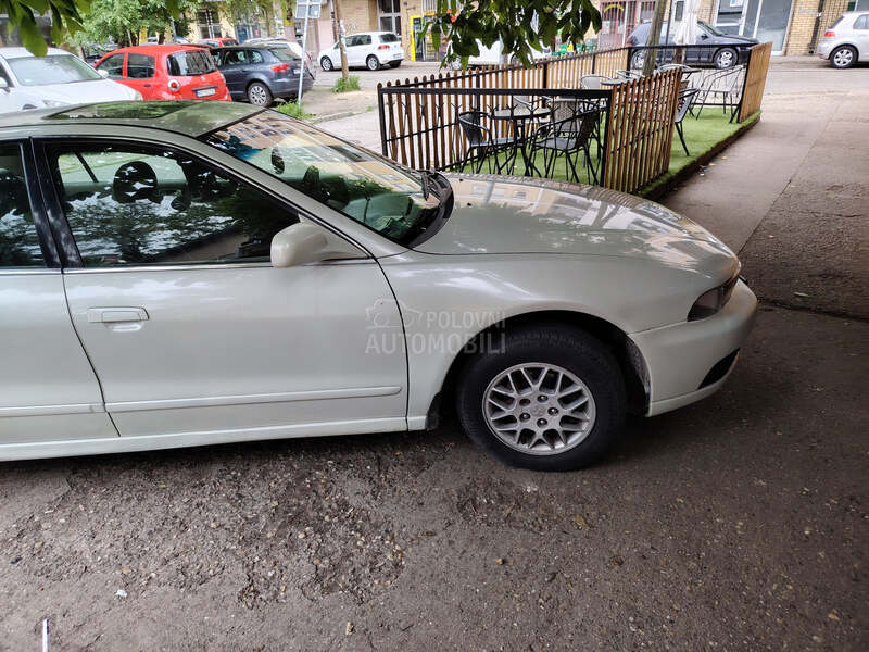 Mitsubishi Galant 