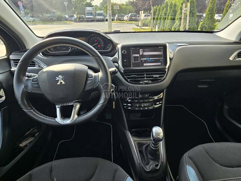 Peugeot 208 ALLURE