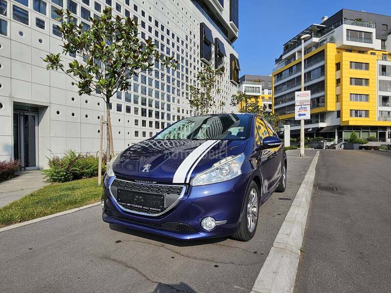 Peugeot 208 ALLURE