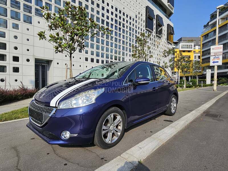 Peugeot 208 ALLURE
