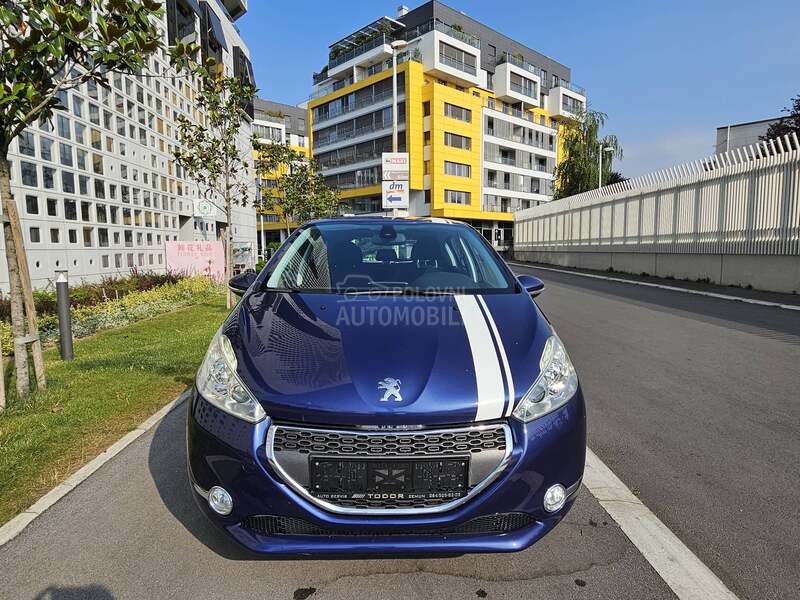 Peugeot 208 ALLURE