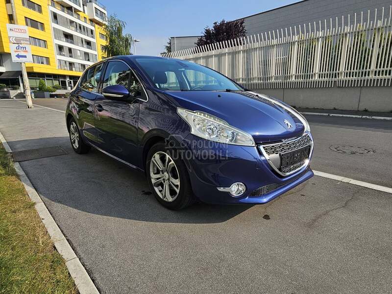 Peugeot 208 ALLURE