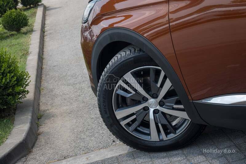 Peugeot 5008 1.5Blue HDI Allure