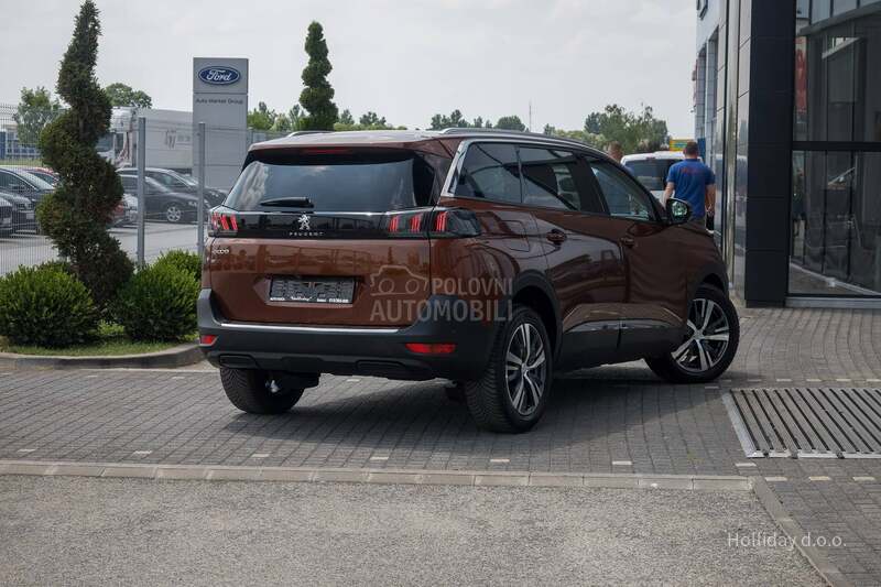 Peugeot 5008 1.5Blue HDI Allure