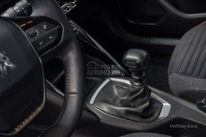Peugeot 2008 1.2PureTech Led Nav