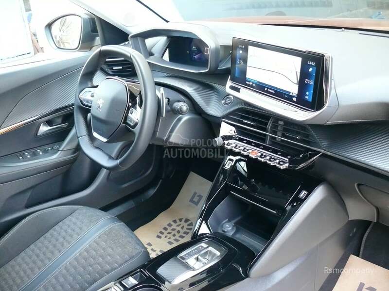 Peugeot 2008 1.2 ROADTRIP/VIRTUAL
