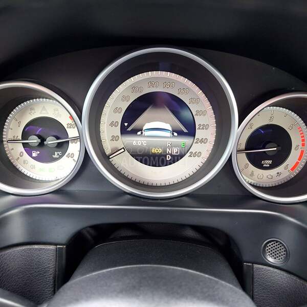 Mercedes Benz E 220 Avangarde 9G